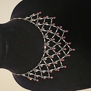 AVON Light Pink to Dark Pink Beads on Silvertone Mesh Type 16" Necklace